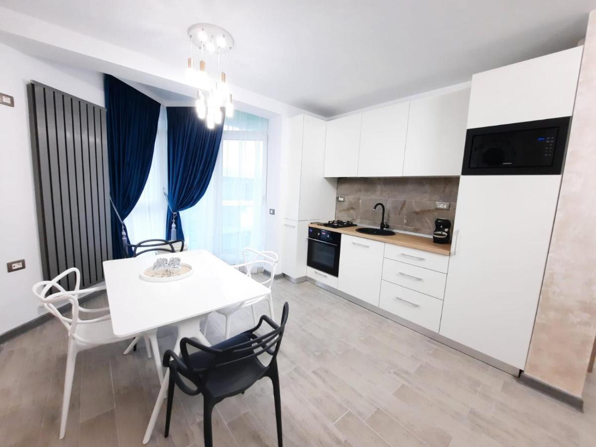Apartament Rebeca Lux By Alezzi Beach Resort Năvodari المظهر الخارجي الصورة